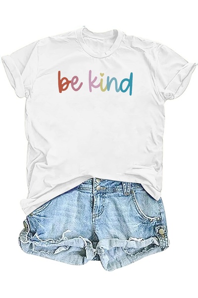 BASEPULSE تي شيرت نسائي مطبوع عليه رمز قلب Be Kind، برقبة دائرية، مناسب للملا...