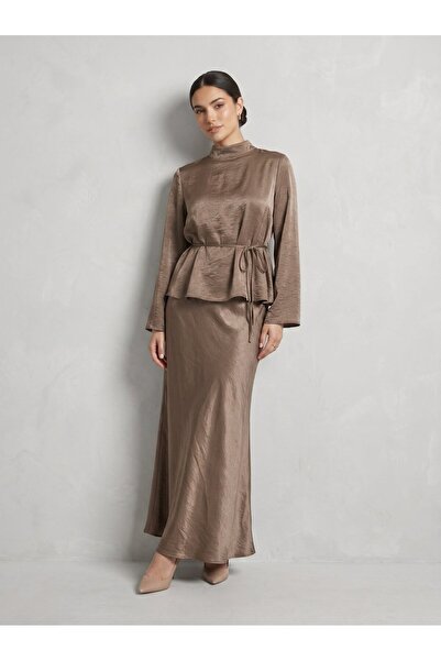 Norshen High Collar Tie-Back Detailed Blouse & Flared Maxi Skirt - Satin Set