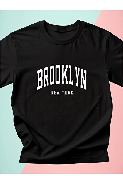 BASEPULSE تي شيرت بتصميم 'White Brooklyn Lettering'، مناسب لحفلات العطلات وال...