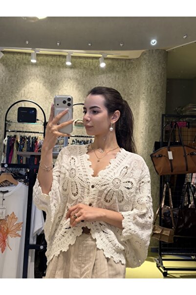 Leila Yarasa Kol Dantel Detaylı Hırka