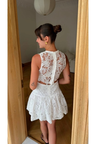 BRTC design Women's White Premium Backless Lace Mini Dress with Back Zipper