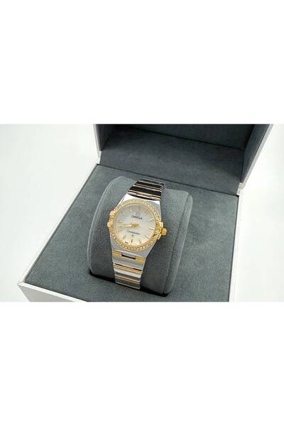 watchee Master quality watch for ladies. (Women)