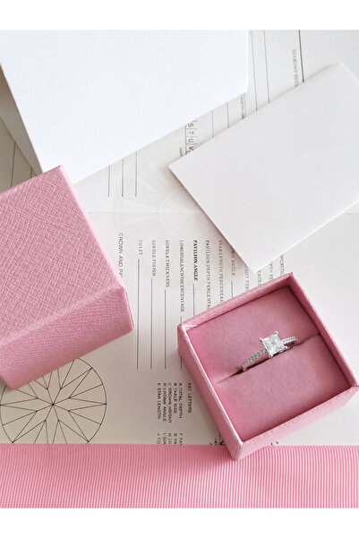 Glamour Galore Luxury Ring with Earrings