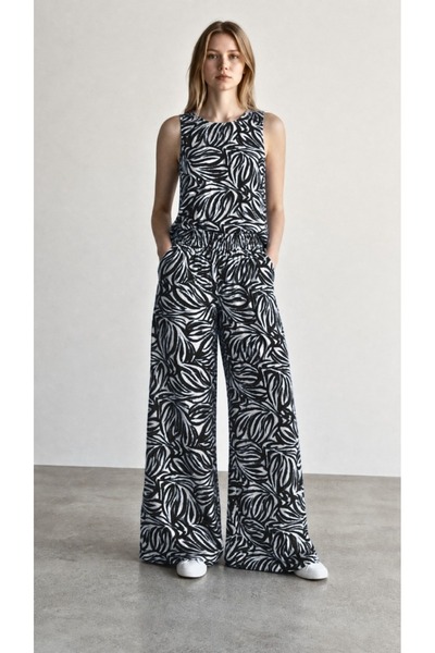 Altamira Women's Dark Black Woven Patterned Top and Bottom Set