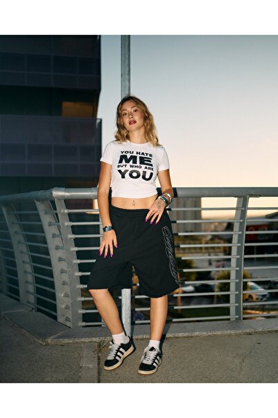 Violon White You Hate Me Detail Printed Crop