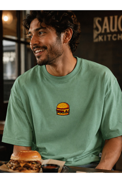 HAMBURGER NAKIŞ İŞLEMELİ OVERSIZE T-SHIRT