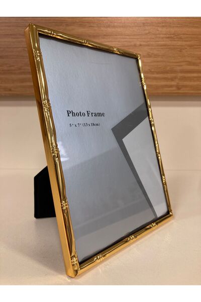 PLUS HOME RESİM ÇERÇEVESİ BAMBU MODEL METAL PİRİNÇ KENARLI RENK ALTIN KÜÇÜKBOY EBAT 13X18 CM