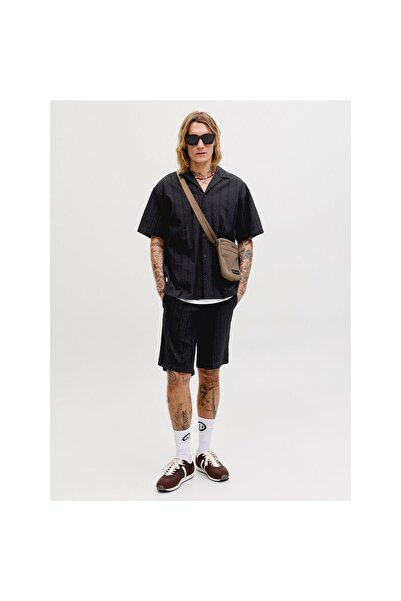 Jack & Jones Set bărbătesc Jack Jones: Cămașă și pantaloni scurți din materia...