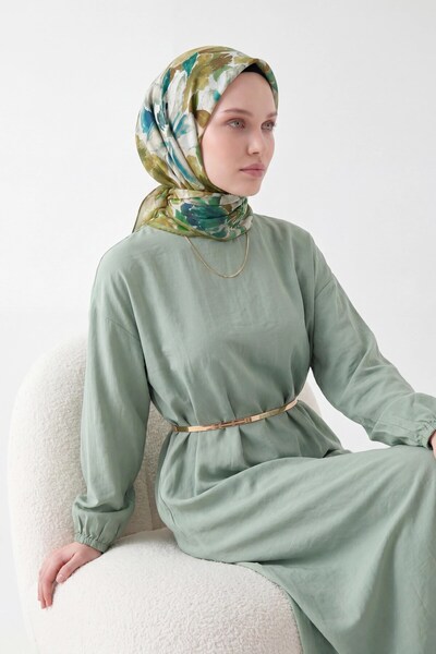 Silk Home وشاح ناعم بألوان مائية باللون الأخضر اللامع 90x90