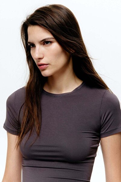 H&M Fitted stretch T-shirt