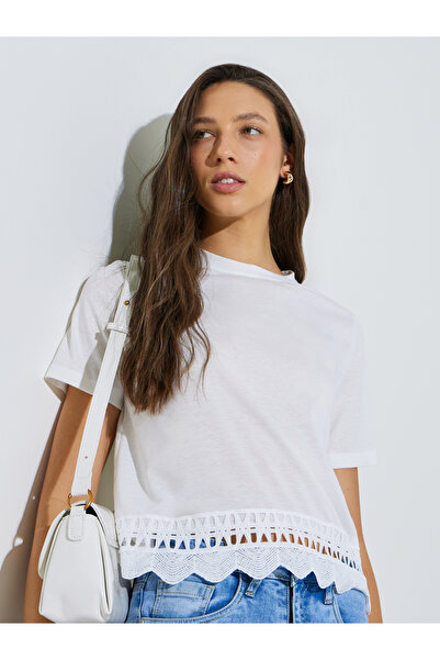 Styli White Regular Fit T-Shirt with Lace Hem