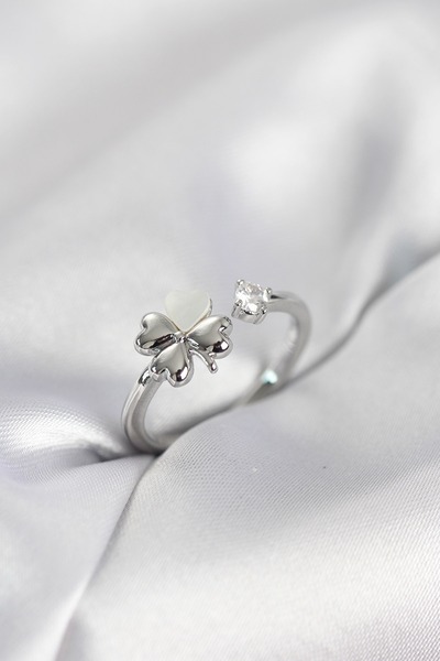 Generic Brand Silver Color Clover Model Pearlescent Women's Ring