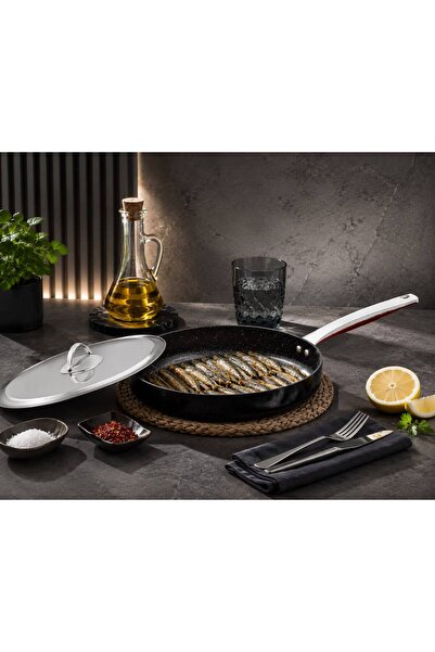 Zest Gusto Hamsi ve Gözleme Tavası