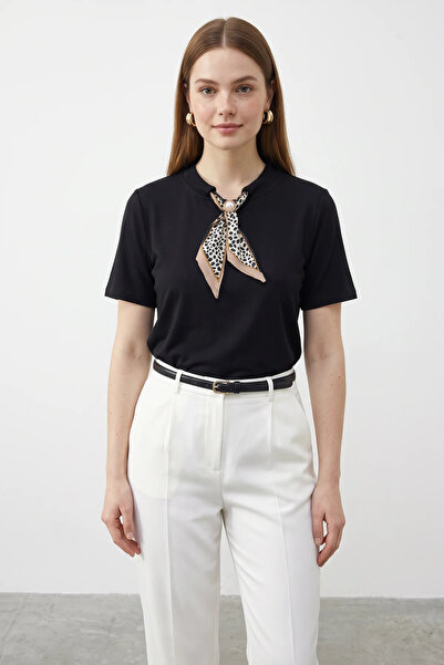 Şeker Portakalım Women's Basic Black T-Shirt with Buckle Scarf Detail