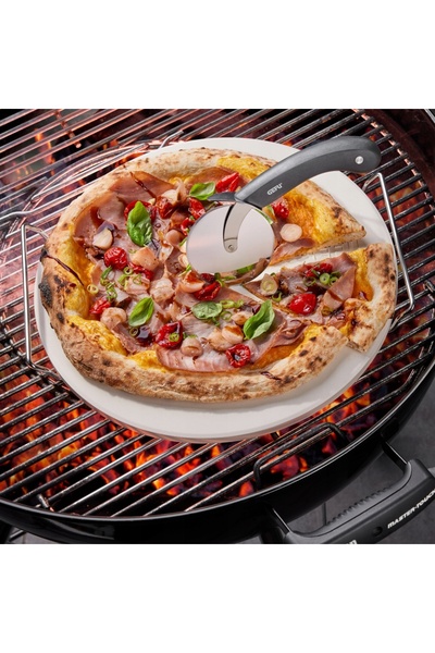 GEFU Set DARIOSO: cuțit pentru pizza + piatră cu suport rotund