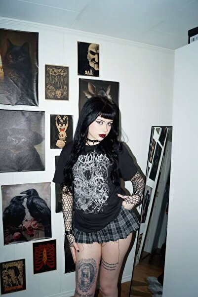 StartMore Gothic Kayık Yaka And Bisiklet yaka Street Wear Styler Woman T-Shir...