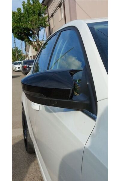 Skoda Octavia 3 MK3 μοντέλο Batman γυαλιστερά μαύρα καλύμματα καθρεπτών