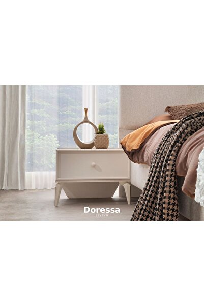 Doressa Living Preta Komodin