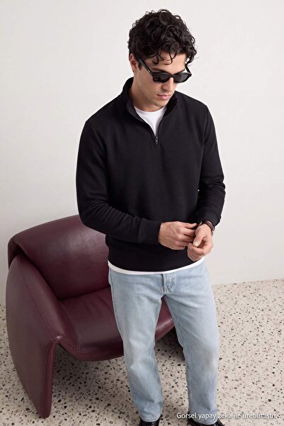 Trendyol Collection سويت شيرت أسود ذو قصة عادية وياقة عالية وسحاب أمامي وملمس...