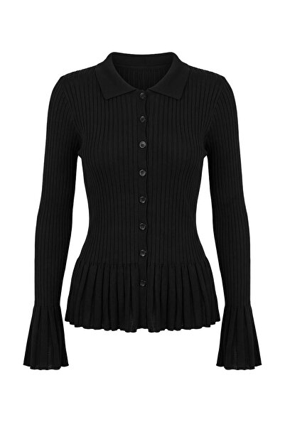 Trendyol Collection كارديجان تريكو بتفاصيل تطريز على شكل حصان بلون إكرو مع سح...