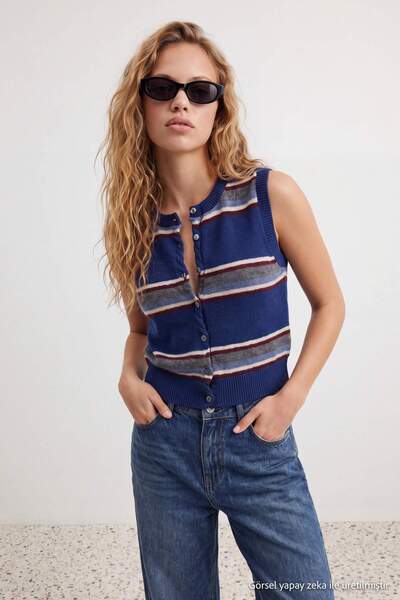 Trendyol Collection Saks Regular Striped Crew Neck Vest Twoaw27Ye00012