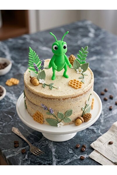 hediyesepetinde 🦗 Sevimli Çekirge Pasta Süsü – Doğum Günü Pasta Dekoru – 10 CM