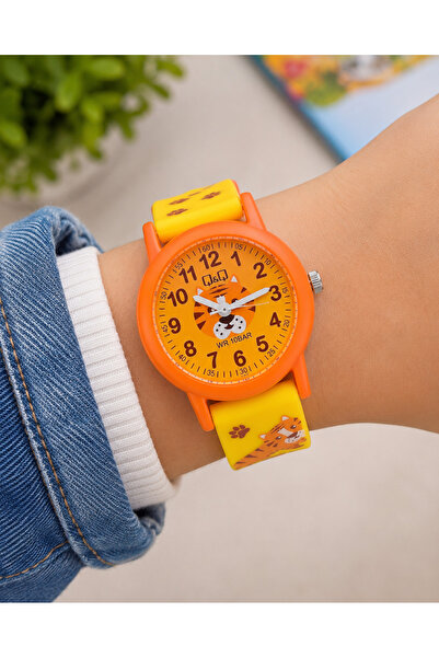 Q&Q 10 Atm Waterproof Boy's Wristwatch with Silicone Strap