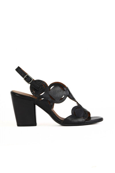 Bueno Shoes صندل نسائي بكعب من الجلد باللون الأسود 01wq2902