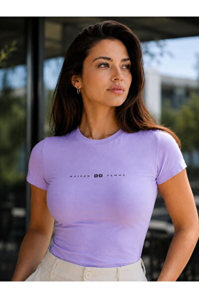 Maison La Femme Γυναικείο κοντομάνικο μπλουζάκι λιλά Slim Fit με στάμπα