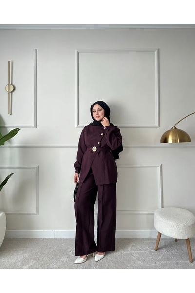 Bahar Altundemir طقم حجاب نسائي عصري من قماش الباراشوت بتفاصيل أزرار وحزام، م...