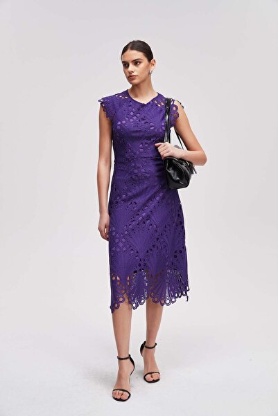 Livia Sleeveless perforated knee-length dress