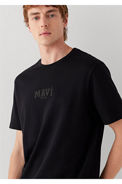 Mavi Logo Siyah Tişört Regular Fit / Normal Kesim 0613662-900