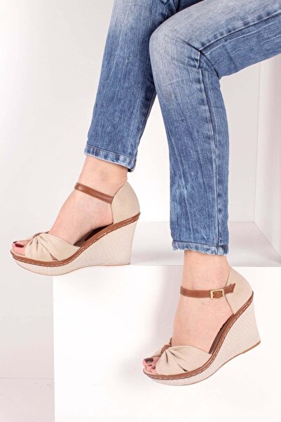 Fox Shoes حذاء نسائي بكعب ويدج بيج 9674040505