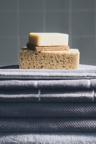 H&M Kareli Desenli Banyo Havlusu