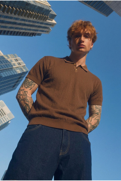DAMGA JEANS تي شيرت رجالي ذو ياقة بولو من قماش Elite Comfort بلون بني فاتح