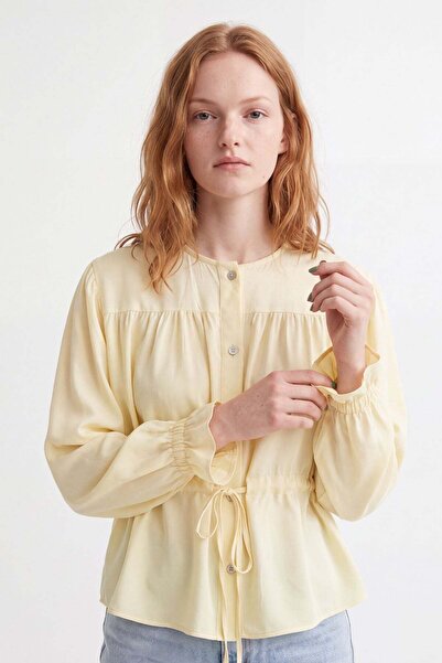 HAKKE Shirt with Ribbed Cuff Detailing and Tie-Up Fastening