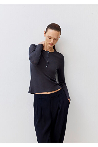 Mavi Langarm-T-Shirt aus Wollmischung mit Knopfdetail in Anthrazit, schmale P...