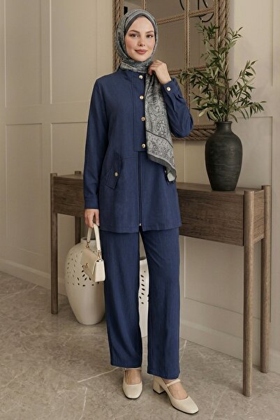 InStyle Σετ σκούρου μπλε χρώματος με κουμπιά, λεπτομέρεια καπακιού και μπουφάν