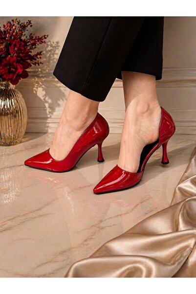 Saltopik Κόκκινα λουστρίνια παπούτσια με χαμηλό κόψιμο και τακούνι στιλέτο