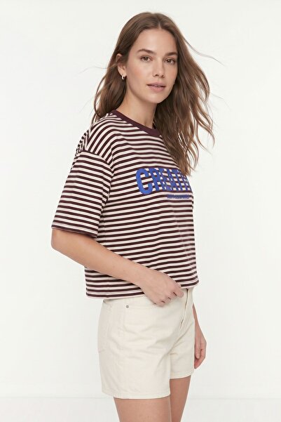 Rays Tricou crop cu mânecă scurtă, cu dungi, culoare burgundy, cu decolteu ti...