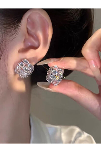 Pelin Aksesuar Gümüş Kaplama Kristal Taşlı Geometrik Küpe
