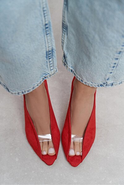 NİŞANTAŞI SHOES Po Kırmızı Süet Şeffaf Detay Sivri Burun Kadın Topuklu Ayakkabı