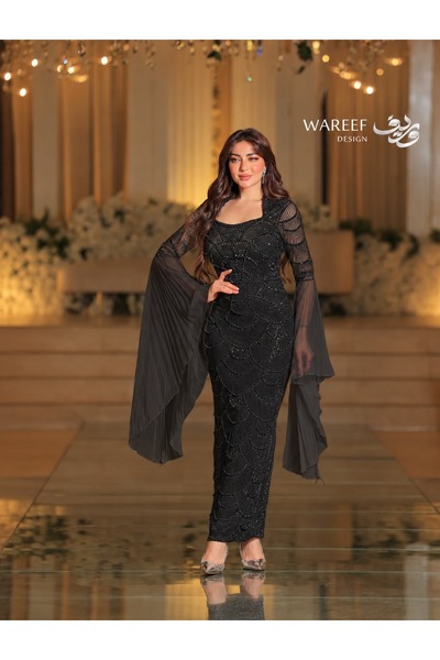 WAREEF FASHION فستان سهرة اسود بأكمام طويلة واسعة – تصميم ضيّق بلمسة تطريز فاخرة