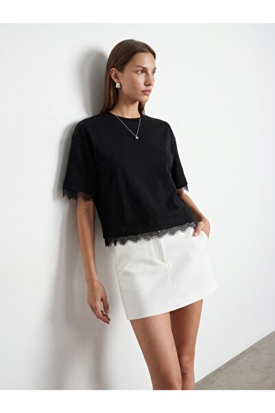 Dilvin 32826 Tricou cu mânecă scurtă cu detalii din dantelă-Negru