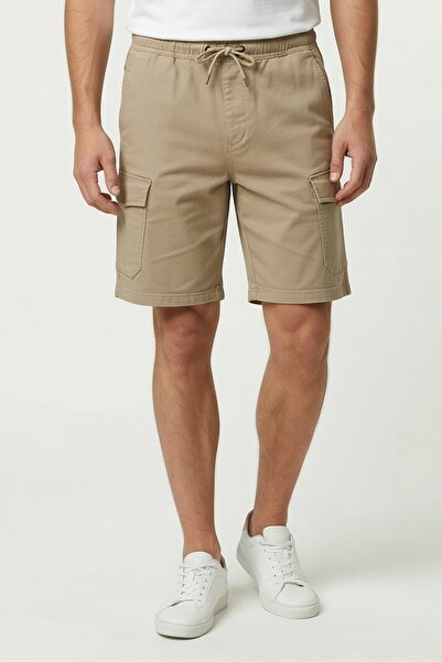 CELIO Men Solid Cargo Shorts, Beige
