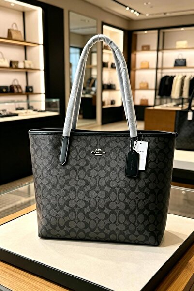 By Coach حقيبة تسوق أنيقة متعددة الاستخدامات بتصميم مطبوع مميز، مناسبة للنساء...