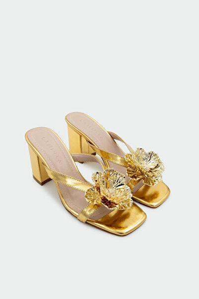 LAMİNTA شبشب نسائي بكعب ذهبي من Otto Gold مزين بزهور ذهبية