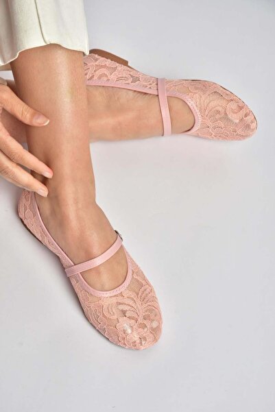 Fox Shoes Y726864006 حذاء باليه نسائي من الدانتيل باللون الوردي