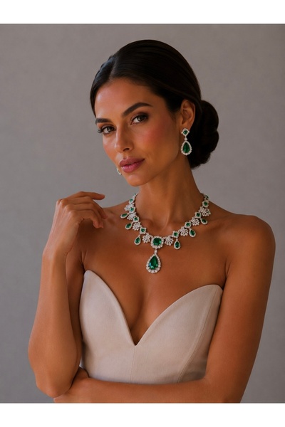 VELVIA Luxury 3-Piece Set of Sparkling Green Stones Accessory Set