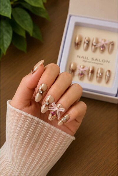 Kinlee Lüks Tasarım Takma Tırnak 10'lu Set – Taşlı Fiyonklu Nude Press On Nail